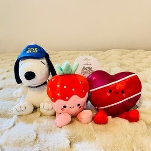 Hallmark Snoopy Plush + Strawberry & Heart Plush Set